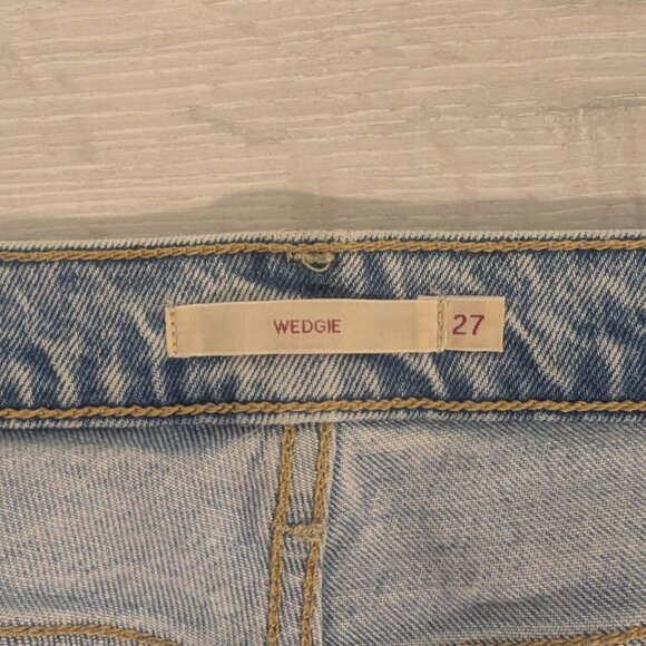 Levi's Light Wash Jeans - Picture 5 of 8